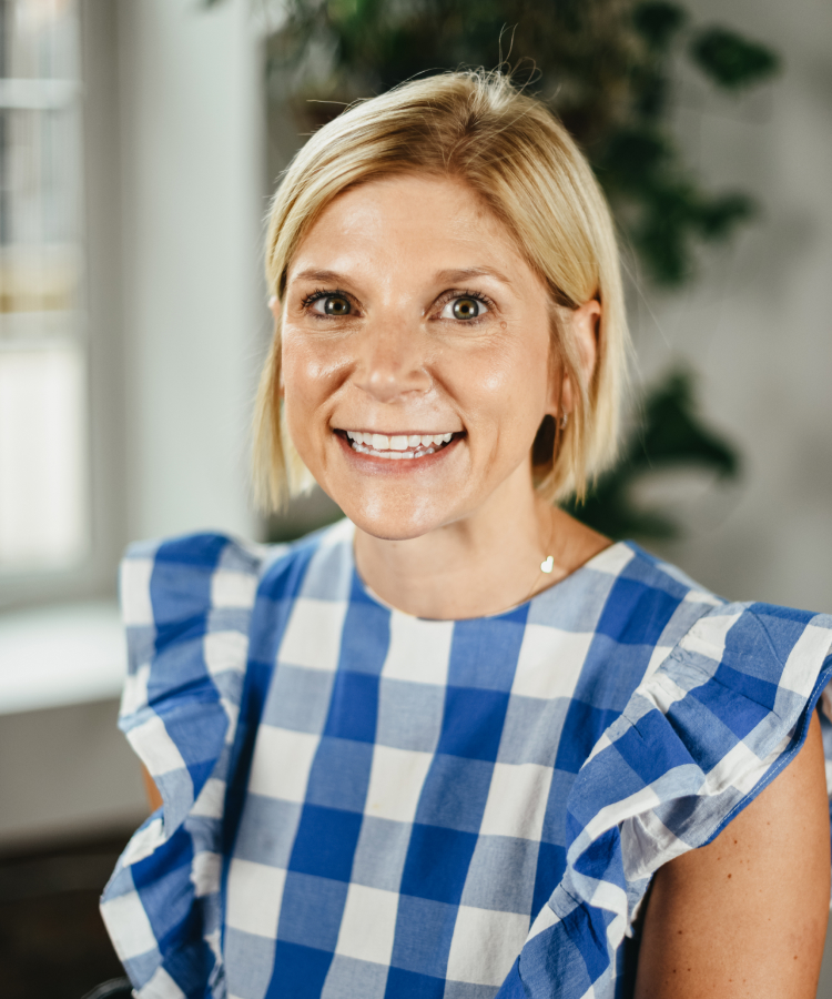 Lindsay Eveler, Client Services Associate